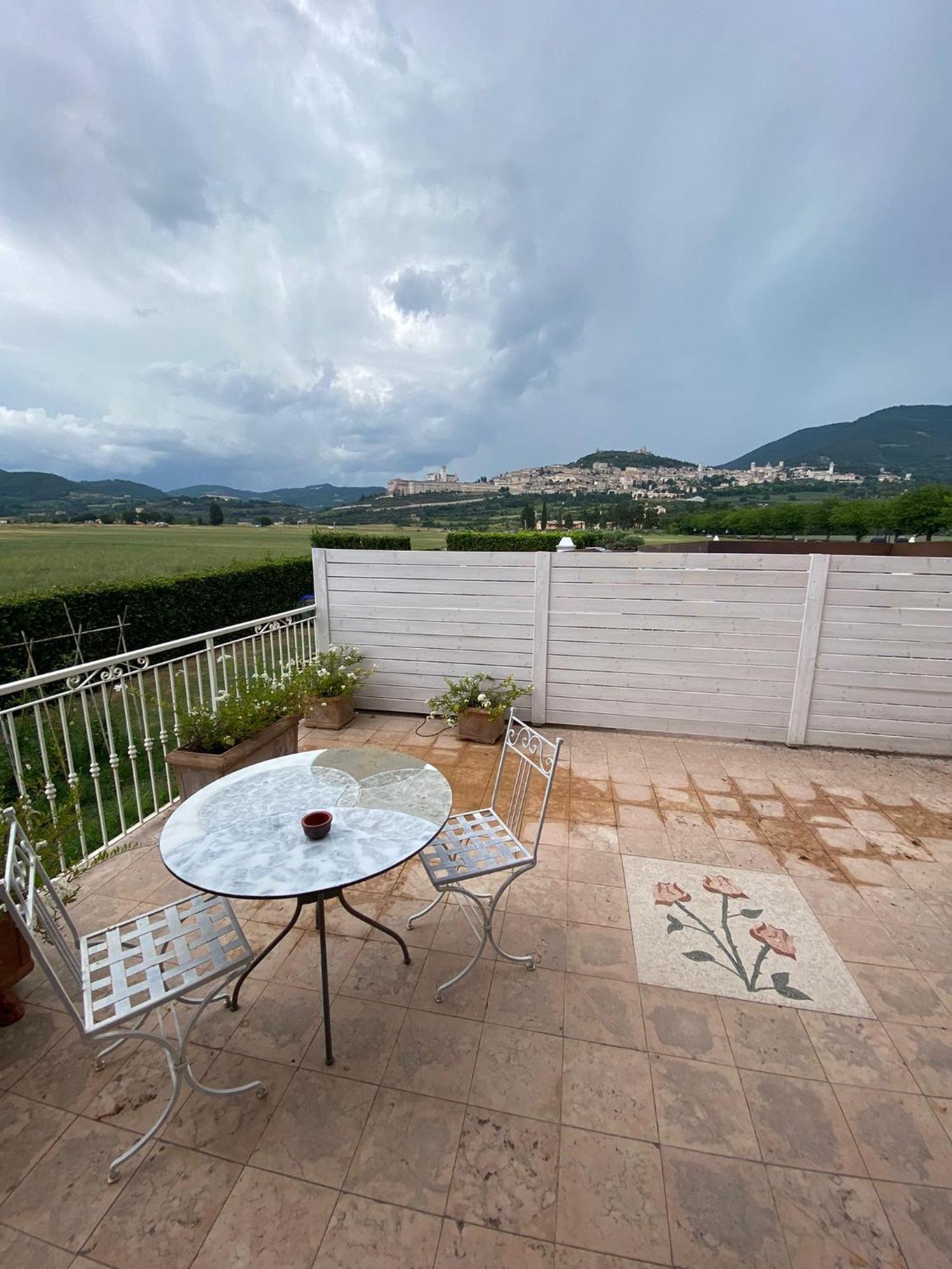 Unica Assisi Agri-Charming House Acomodação com café da manhã Exterior foto